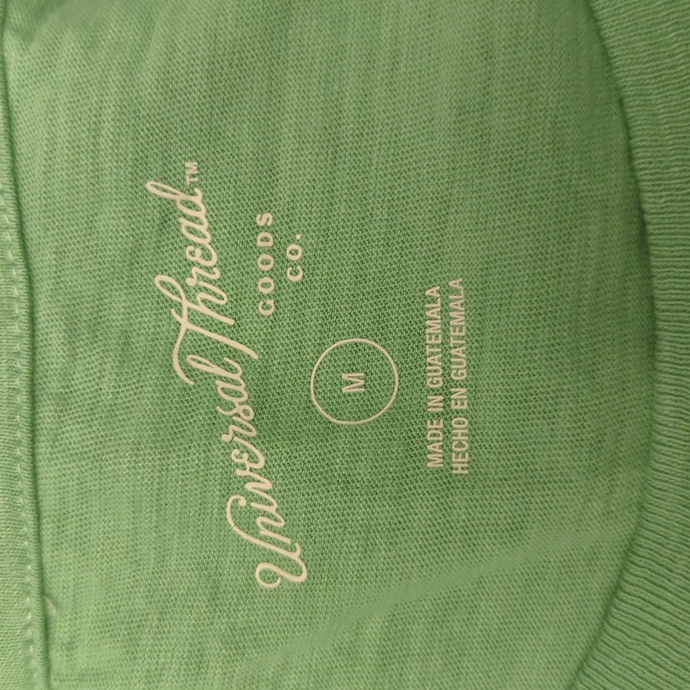 NWT Universal Thread Short Sleeve Tee - Picture 2 of 3